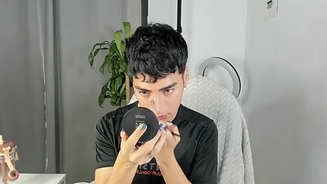 sebas rose online show from December 4, 2025, 1:42 pm