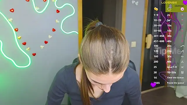 Snapshot of EmmyGreans chatting on March 17, 2025, 9:33 am EmmyGreans online show from March 17, 2025, 9:33 am