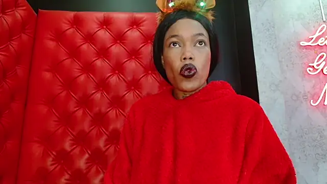 Snapshot of CrystalBrooke3x chatting on December 18, 2025, 9:21 pm CrystalBrooke3x online show from December 18, 2025, 9:21 pm