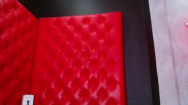 Snapshot of CrystalBrooke3x chatting on February 10, 2026, 9:19 pm CrystalBrooke3x online show from February 10, 2026, 9:19 pm