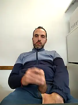 Snapshot of leon3875 chatting on October 28, 2025, 3:25 pm leon3875 online show from October 28, 2025, 3:25 pm