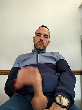 Snapshot of leon3875 chatting on November 19, 2025, 3:34 pm leon3875 online show from November 19, 2025, 3:34 pm