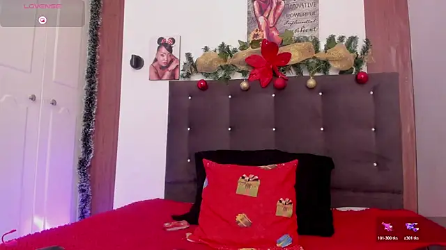 Reina Love2 online show from November 29, 2025, 1:14 pm