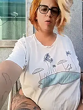 Snapshot of Escarlate4you_ chatting on November 29, 2025, 10:18 am Escarlate4you online show from November 29, 2025, 10:18 am