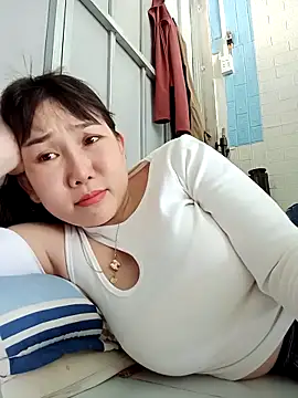 Ana love2000 online show from October 5, 2025, 3:05 am