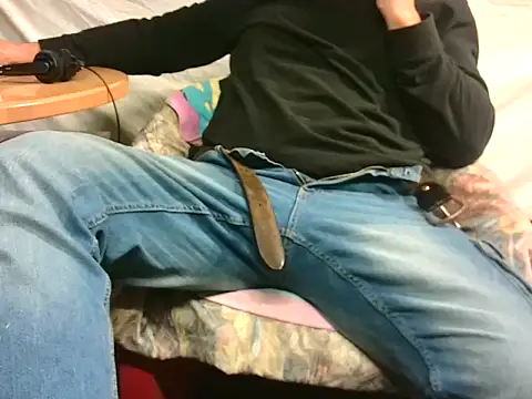 Giulio35 Pika online show from November 4, 2025, 4:06 pm