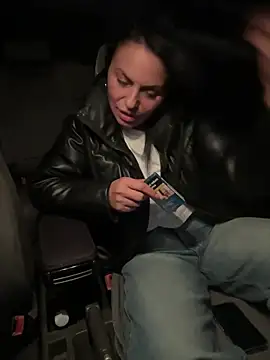 KimKelly13 online show from April 9, 2026, 7:41 pm