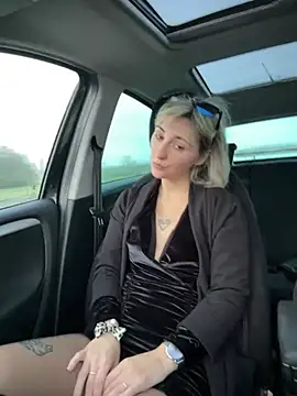 Snapshot of sexy_blondie92 chatting on February 1, 2025, 4:11 pm sexy blondie92 online show from February 1, 2025, 4:11 pm