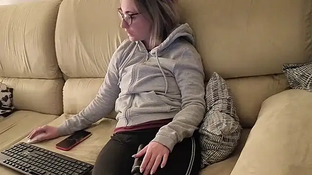 sexy blondie92 online show from March 19, 2026, 10:14 pm