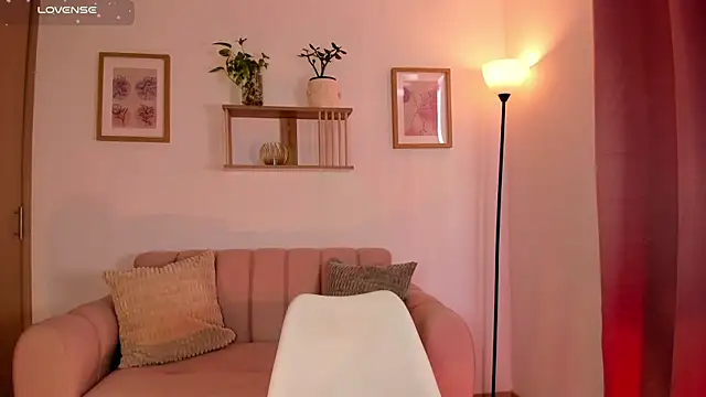 Lilabril online show from July 30, 2026, 2:49 pm