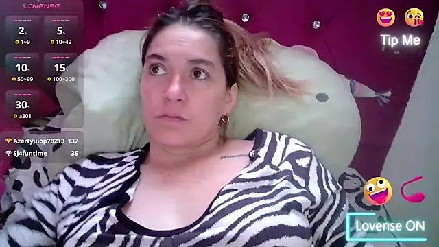 Izury Blondee online show from February 28, 2025, 11:25 am