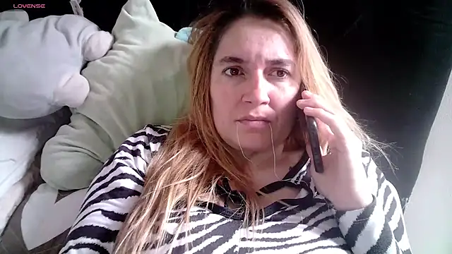 Izury Blondee online show from February 28, 2025, 5:04 pm