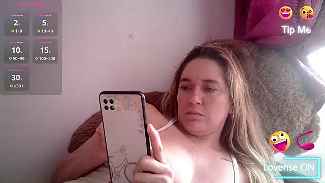 Izury Blondee online show from March 1, 2025, 2:55 pm