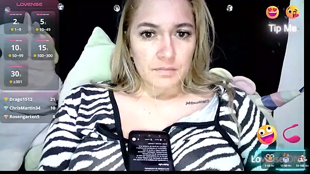 Izury Blondee online show from March 13, 2025, 2:49 am