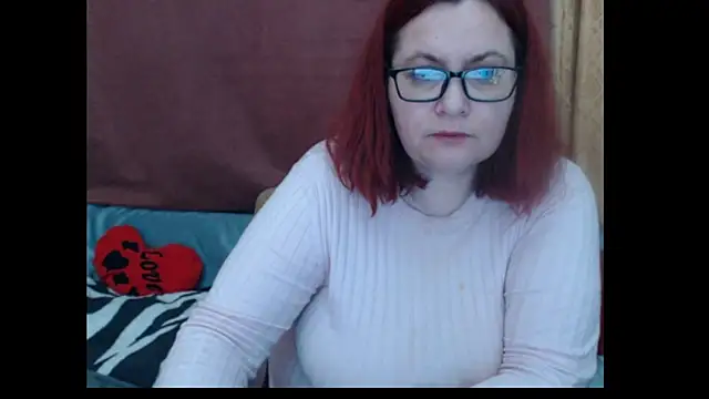 Snapshot of PlayfullMature chatting on April 18, 2026, 8:09 pm PlayfullMature online show from April 18, 2026, 8:09 pm