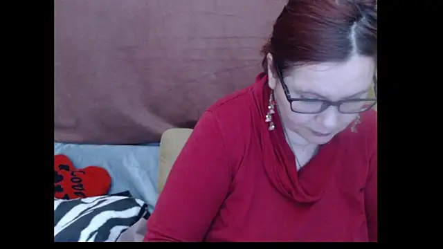 Snapshot of PlayfullMature chatting on April 20, 2026, 11:50 pm PlayfullMature online show from April 20, 2026, 11:50 pm