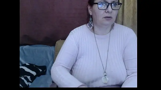 Snapshot of PlayfullMature chatting on May 7, 2026, 5:07 pm PlayfullMature online show from May 7, 2026, 5:07 pm