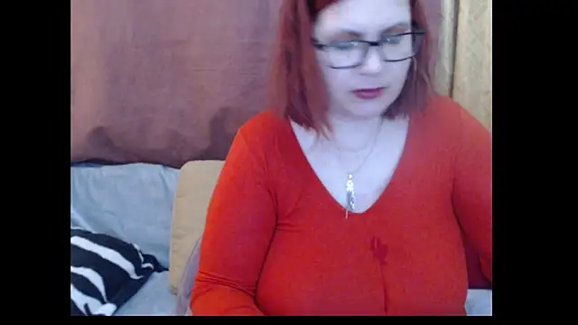 Snapshot of PlayfullMature chatting on May 8, 2026, 11:15 am PlayfullMature online show from May 8, 2026, 11:15 am