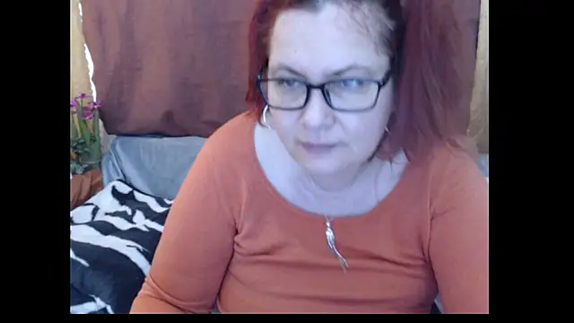 Snapshot of PlayfullMature chatting on May 18, 2026, 9:48 am PlayfullMature online show from May 18, 2026, 9:48 am