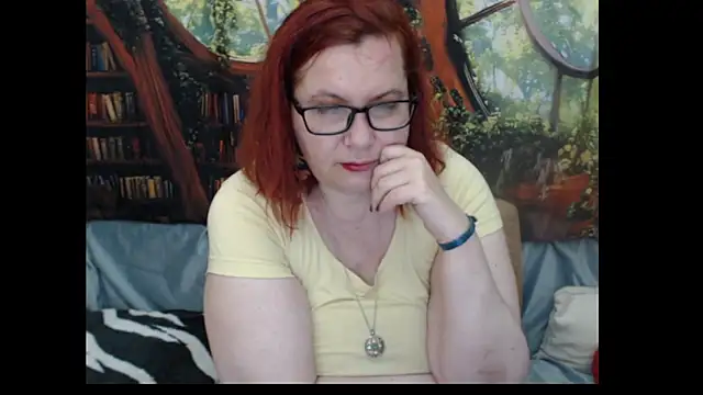 Snapshot of PlayfullMature chatting on May 31, 2026, 8:32 pm PlayfullMature online show from May 31, 2026, 8:32 pm