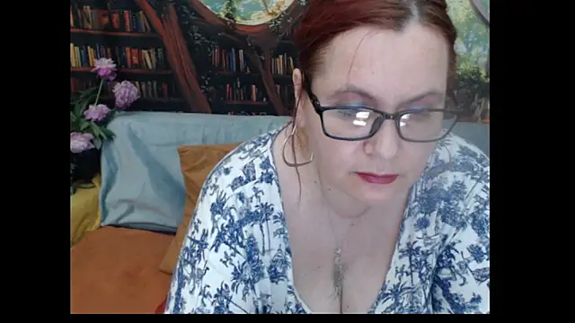 Snapshot of PlayfullMature chatting on June 11, 2026, 6:28 pm PlayfullMature online show from June 11, 2026, 6:28 pm