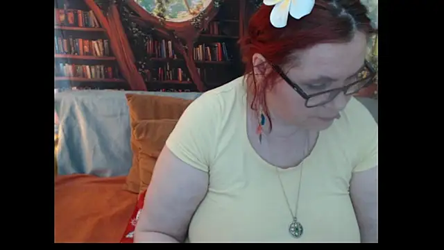 Snapshot of PlayfullMature chatting on June 17, 2026, 1:45 pm PlayfullMature online show from June 17, 2026, 1:45 pm