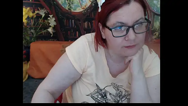 Snapshot of PlayfullMature chatting on July 7, 2026, 1:15 pm PlayfullMature online show from July 7, 2026, 1:15 pm