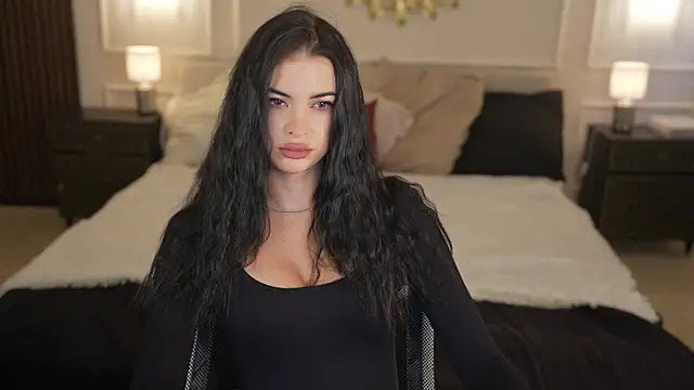Snapshot of Tina_Breeze chatting on July 9, 2026, 7:01 am Tina Breeze online show from July 9, 2026, 7:01 am