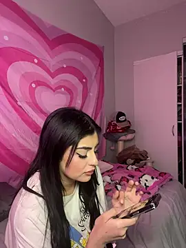 Snapshot of ThickerThanYoBitch chatting on January 26, 2025, 12:11 pm ThickerThanYoBitch online show from January 26, 2025, 12:11 pm