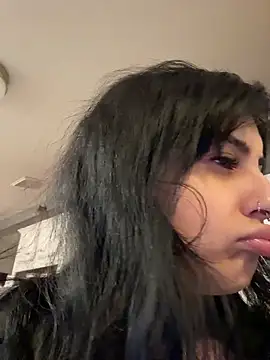 Snapshot of ThickerThanYoBitch chatting on December 17, 2025, 3:18 pm ThickerThanYoBitch online show from December 17, 2025, 3:18 pm