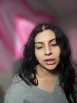 Snapshot of ThickerThanYoBitch chatting on May 27, 2026, 2:25 pm ThickerThanYoBitch online show from May 27, 2026, 2:25 pm