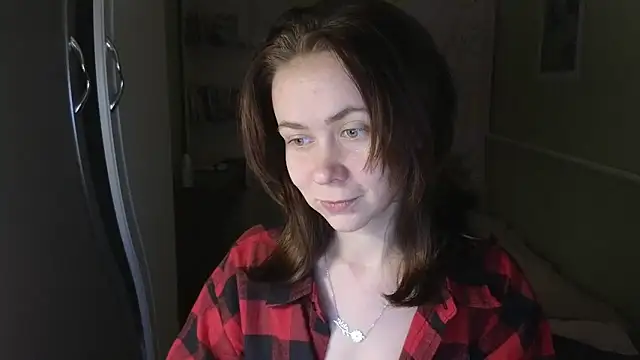 Snapshot of Riley_Roo chatting on November 24, 2025, 5:01 pm Riley Roo online show from November 24, 2025, 5:01 pm