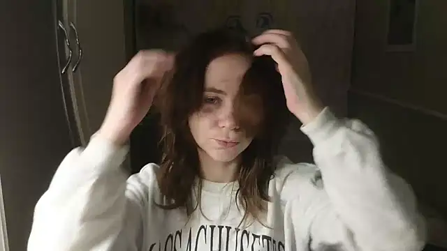 Snapshot of Riley_Roo chatting on November 25, 2025, 4:40 pm Riley Roo online show from November 25, 2025, 4:40 pm