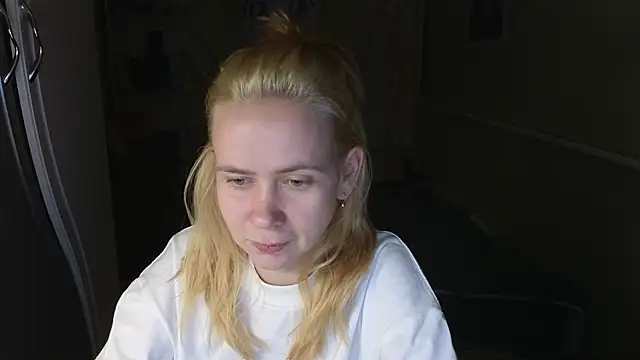 Riley Roo online show from January 7, 2026, 5:04 pm