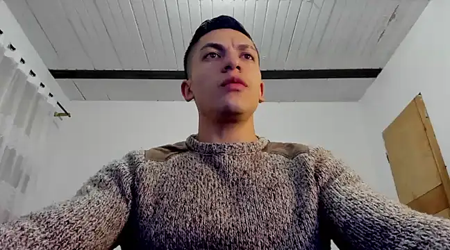 Snapshot of aquiles_51 chatting on December 3, 2024, 10:51 pm aquiles 51 online show from December 3, 2024, 10:51 pm