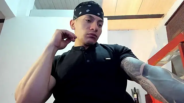 Snapshot of aquiles_51 chatting on October 6, 2025, 9:01 pm aquiles 51 online show from October 6, 2025, 9:01 pm