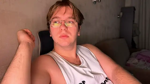 kiopiggy online show from November 11, 2025, 5:18 am