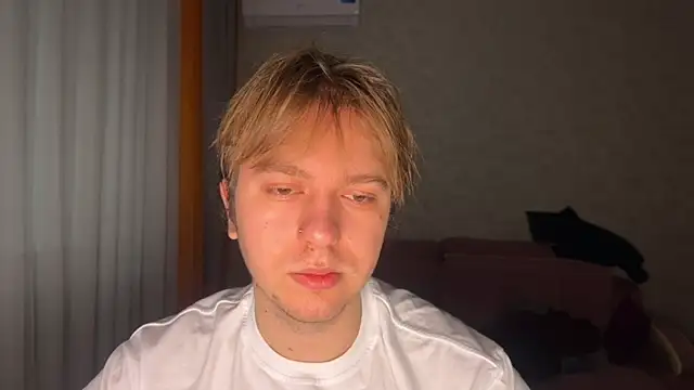 kiopiggy online show from December 19, 2025, 5:25 am