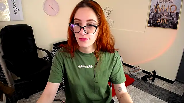 Snapshot of IsaBaileys_ chatting on March 11, 2025, 7:36 pm IsaBaileys online show from March 11, 2025, 7:36 pm