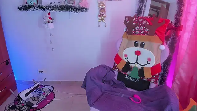 saralolo420 online show from December 5, 2025, 8:16 pm