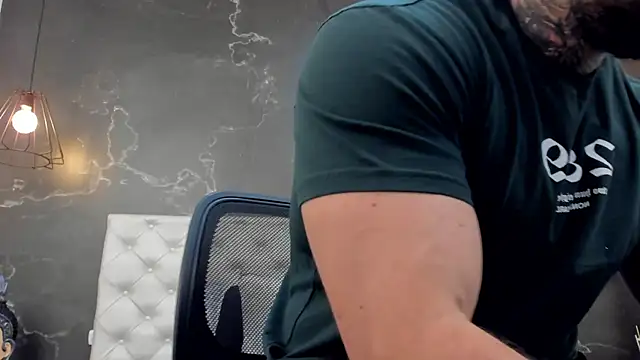 Snapshot of BruceDallas chatting on December 11, 2024, 1:47 am BruceDallas online show from December 11, 2024, 1:47 am