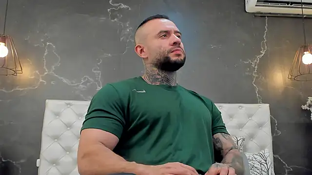 Snapshot of BruceDallas chatting on December 17, 2024, 8:43 pm BruceDallas online show from December 17, 2024, 8:43 pm