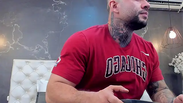 Snapshot of BruceDallas chatting on December 25, 2024, 9:00 pm BruceDallas online show from December 25, 2024, 9:00 pm