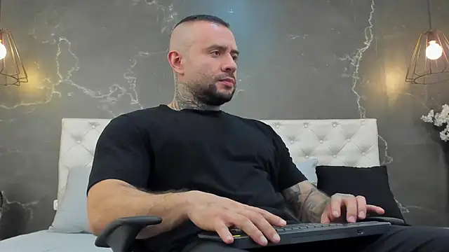 Snapshot of BruceDallas chatting on February 23, 2025, 1:57 am BruceDallas online show from February 23, 2025, 1:57 am