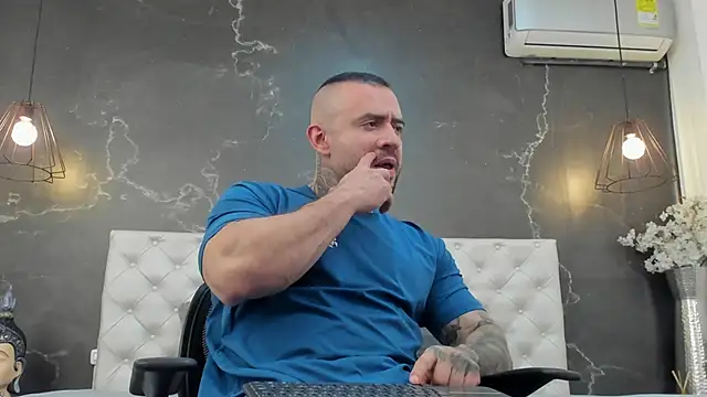 Snapshot of BruceDallas chatting on February 26, 2025, 3:21 am BruceDallas online show from February 26, 2025, 3:21 am