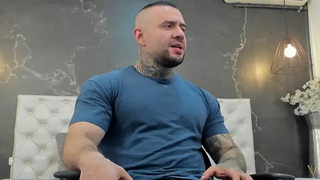 Snapshot of BruceDallas chatting on March 1, 2025, 1:53 am BruceDallas online show from March 1, 2025, 1:53 am