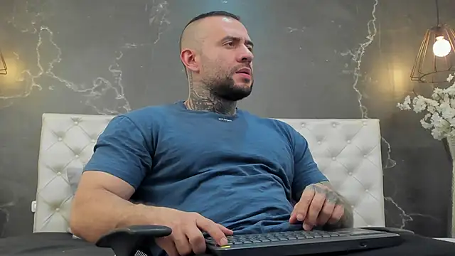 Snapshot of BruceDallas chatting on March 15, 2025, 2:35 am BruceDallas online show from March 15, 2025, 2:35 am