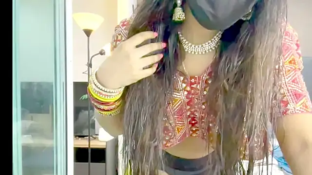 Snapshot of Monalisadon018 chatting on November 9, 2025, 4:00 am Monalisadon018 online show from November 9, 2025, 4:00 am