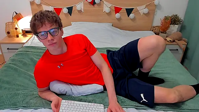 Snapshot of Fandi_777 chatting on November 13, 2025, 6:12 am Fandi 777 online show from November 13, 2025, 6:12 am