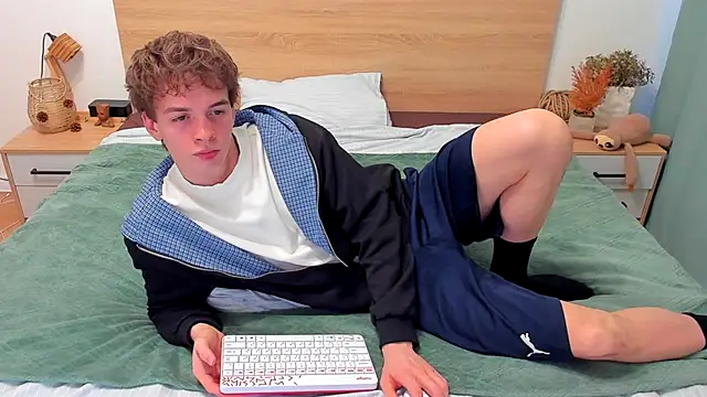 Snapshot of Fandi_777 chatting on November 28, 2025, 8:28 am Fandi 777 online show from November 28, 2025, 8:28 am